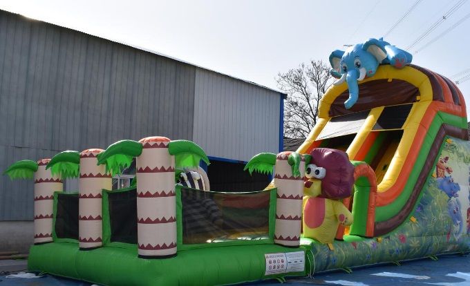toboggan gonflable a balle  pour les anniversaires enfants